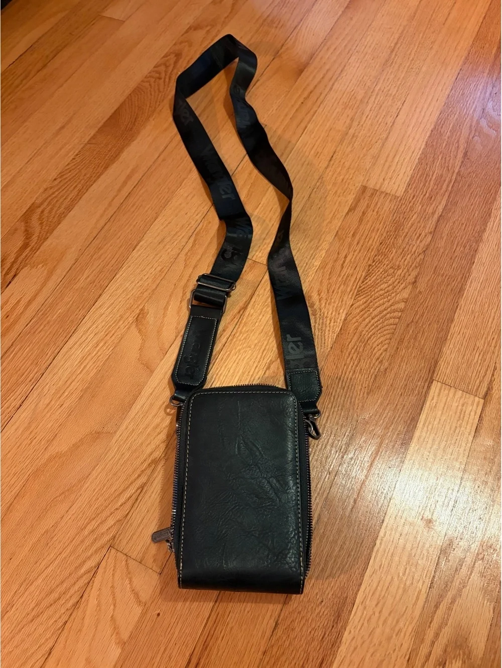 Wrangler Black Leather Crossbody Wallet Bag with Adjustable Strap